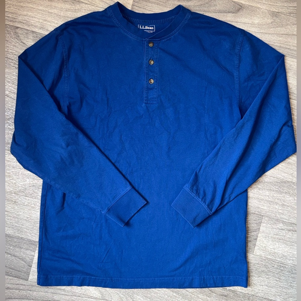 L.L. Bean Men's Deep Blue Henley Long Sleeve‎ Shirt